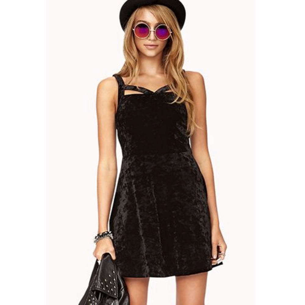 F21 Standout Velveteen Skater Dress